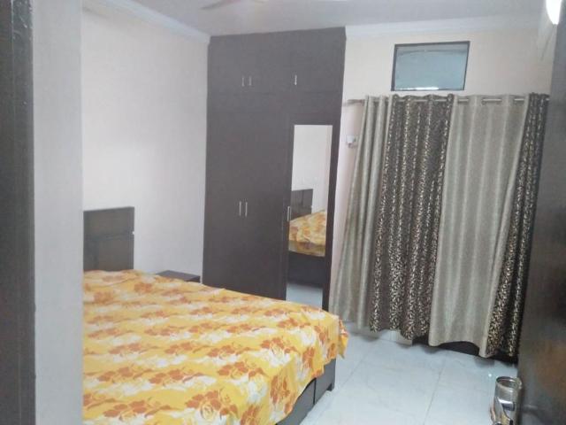 Rental | 3 BHK + Store Room 1600 Sq.Ft. Apartment in Sector 13 Dwarka