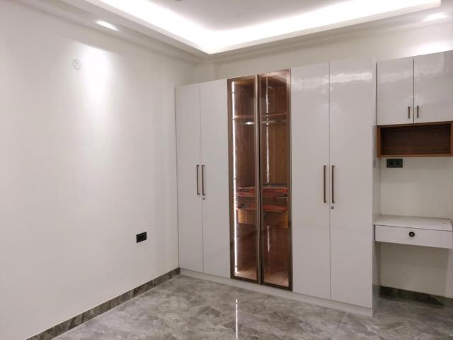 Rental | 3 BHK + Store Room 1650 Sq.Ft. Apartment in Ram Vihar