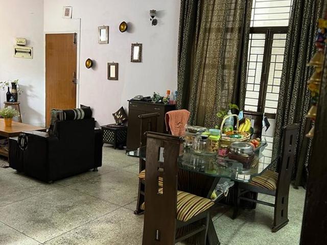 Rental | 3 BHK + Store Room 1700 Sq.Ft. Apartment in Sector 22 Dwarka