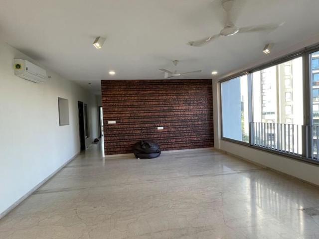 Rental | 3 BHK + Store Room 1711 Sq.Ft. Apartment in Oberoi Realty Esquire