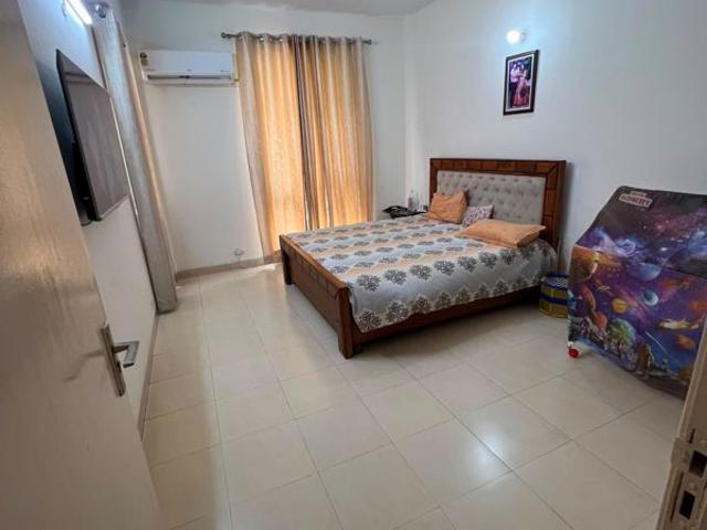 Rental | 3 BHK + Store Room 1740 Sq.Ft. Apartment in Vatika City Homes