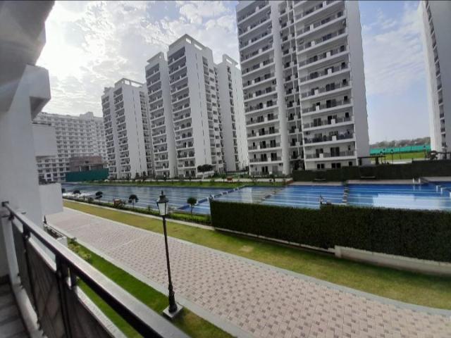 Rental | 3 BHK + Store Room 1789 Sq.Ft. Apartment in Central Park Flower Valley Aqua Front Towers