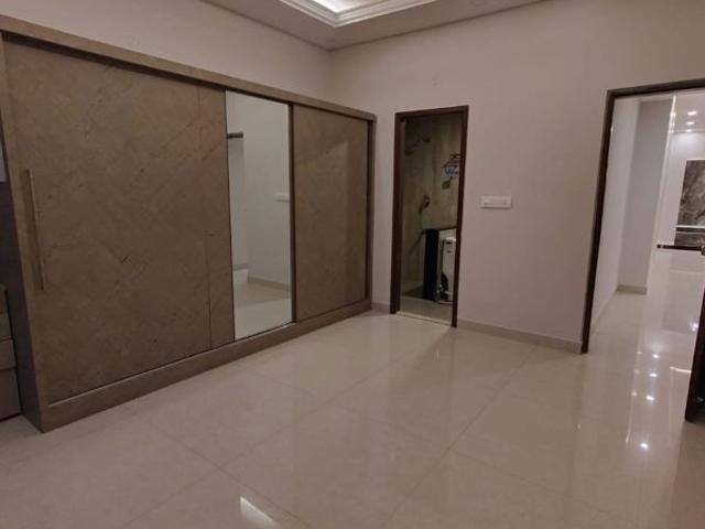 Rental | 3 BHK + Store Room 1800 Sq.Ft. Apartment in Cooke Town