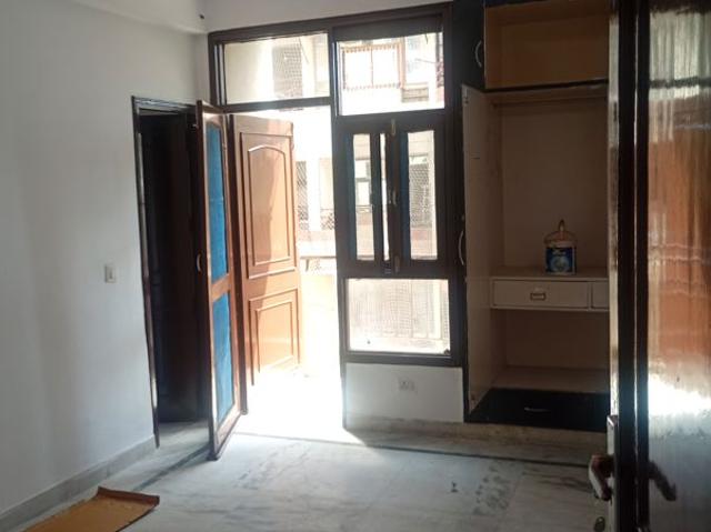 Rental | 3 BHK + Store Room 1800 Sq.Ft. Apartment in Sector 18 Dwarka