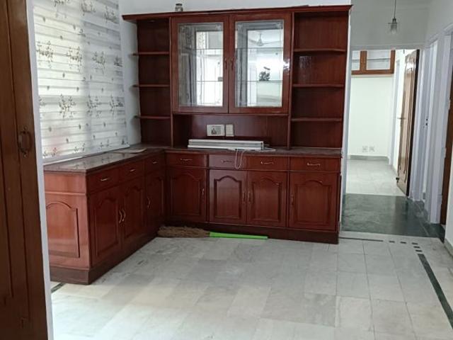 Rental | 3 BHK + Store Room 1800 Sq.Ft. Apartment in Sector 6 Dwarka