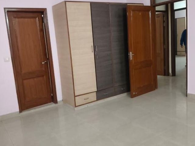 Rental | 3 BHK + Store Room 1800 Sq.Ft. Independent House in Sector 52