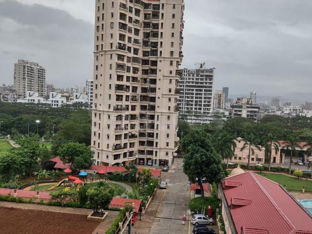 Rental | 3 BHK + Store Room 1850 Sq.Ft. Apartment in Regency Gardens