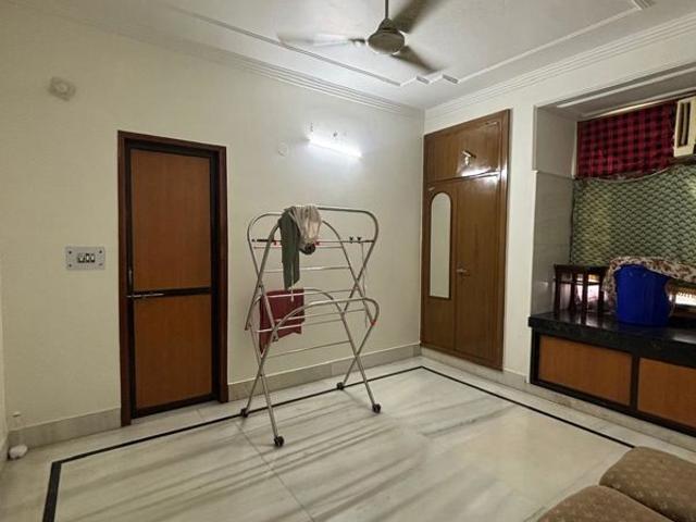 Rental | 3 BHK + Store Room 1900 Sq.Ft. Apartment in Sector 4 Dwarka