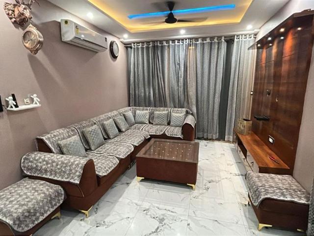 Rental | 3 BHK + Store Room 1900 Sq.Ft. Apartment in Sector 4 Dwarka