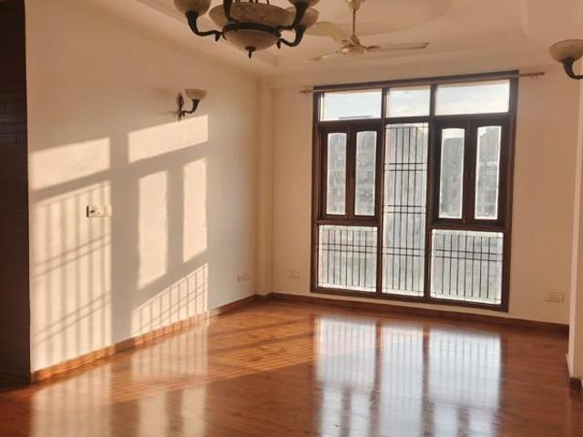 Rental | 3 BHK + Store Room 2000 Sq.Ft. Apartment in Sector 12 Dwarka