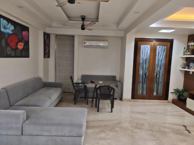 Rental | 3 BHK + Store Room 2000 Sq.Ft. Apartment in Sector 2 Dwarka