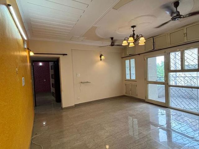 Rental | 3 BHK + Store Room 2000 Sq.Ft. Apartment in Sector 4 Dwarka