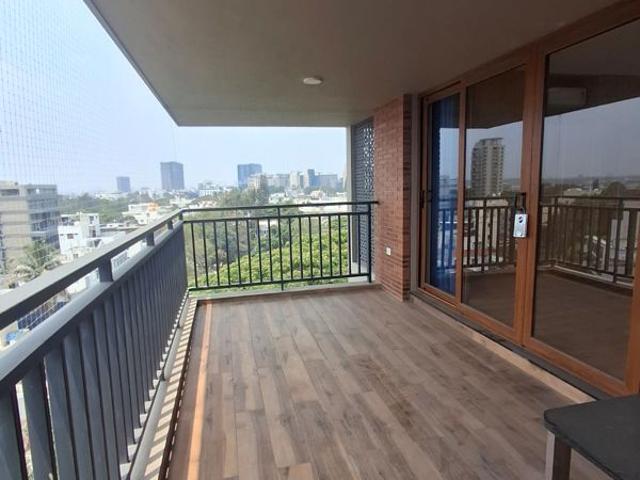 Rental | 3 BHK + Store Room 2500 Sq.Ft. Apartment in Arphi Apts