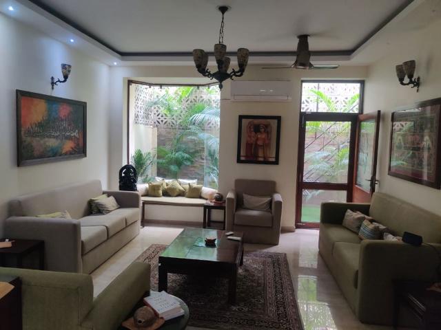 Rental | 3 BHK + Store Room 2500 Sq.Ft. Independent House in Sector 35