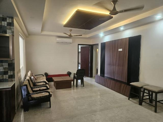 Rental | 3 BHK + Store Room 3000 Sq.Ft. Independent House in Sector 72