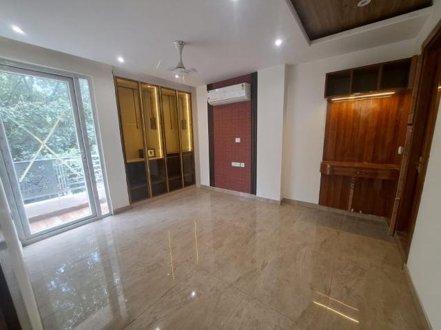 Rental | 3 BHK + Pooja Room 400 Sq.Yd. Apartment in Sector 25