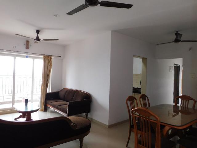 Rental | 3 BHK + Pooja Room 950 Sq.Ft. Apartment in Vijay Orovia