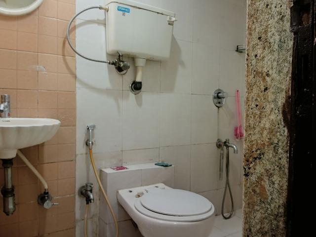 Rental | 3 BHK + Pooja Room 960 Sq.Ft. Apartment in Romell Diva