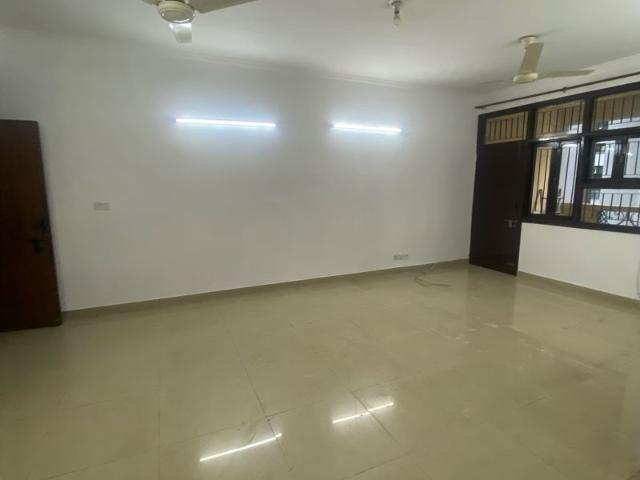 Rental | 3 BHK + Pooja Room 1200 Sq.Ft. Apartment in Sector 21C
