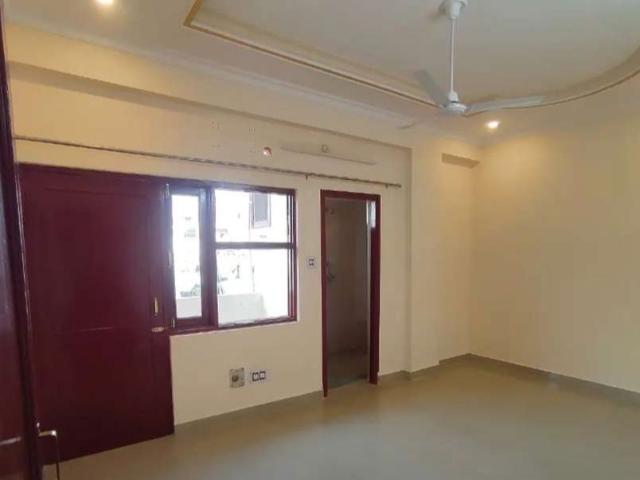 Rental | 3 BHK + Pooja Room 1350 Sq.Ft. Apartment in Rishita Manhattan