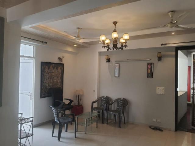 Rental | 3 BHK + Pooja Room 1385 Sq.Ft. Apartment in Prateek Wisteria