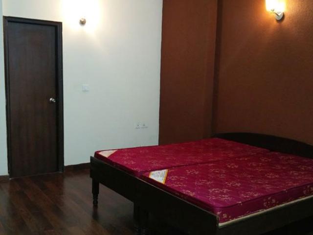 Rental | 3 BHK + Pooja Room 1390 Sq.Ft. Apartment in Amrapali Sapphire