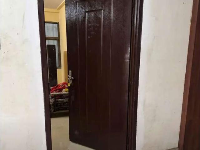 Rental | 3 BHK + Pooja Room 1400 Sq.Ft. Apartment in Hazratganj
