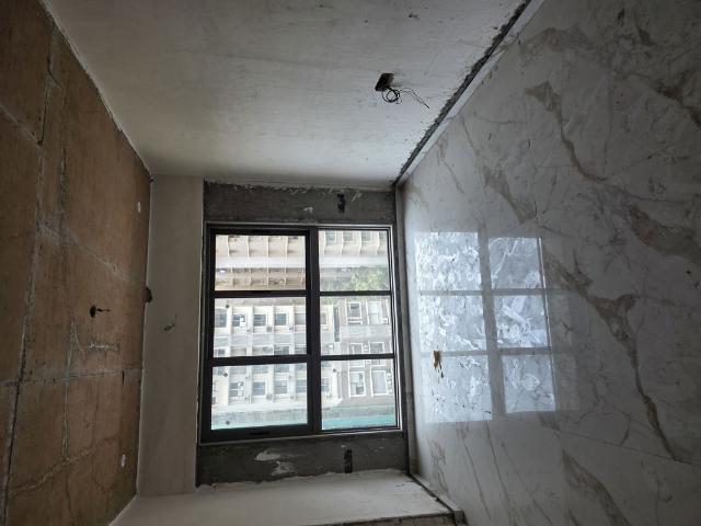 Rental | 3 BHK + Pooja Room 1500 Sq.Ft. Apartment in DLH Plaza