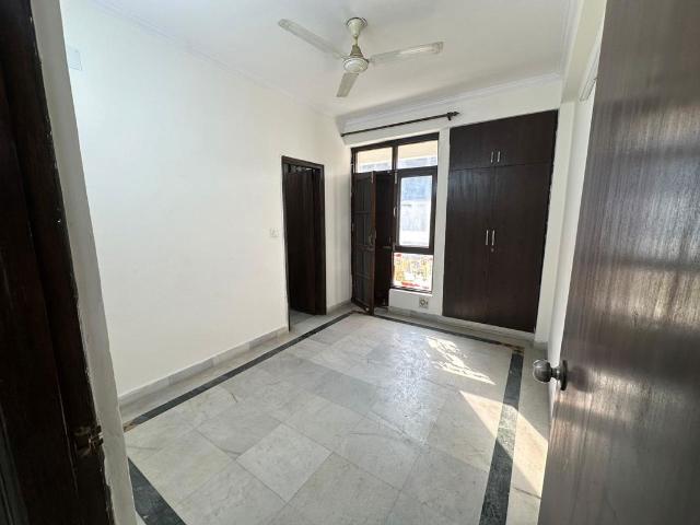 Rental | 3 BHK + Pooja Room 1500 Sq.Ft. Apartment in Sector 7 Dwarka