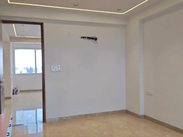 Rental | 3 BHK + Pooja Room 1500 Sq.Ft. Apartment in Sector 4 Dwarka