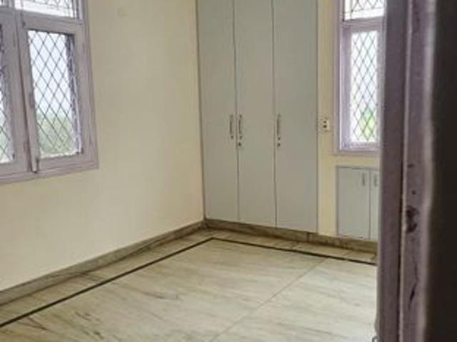 Rental | 3 BHK + Pooja Room 1500 Sq.Ft. Apartment in Sector 4 Dwarka