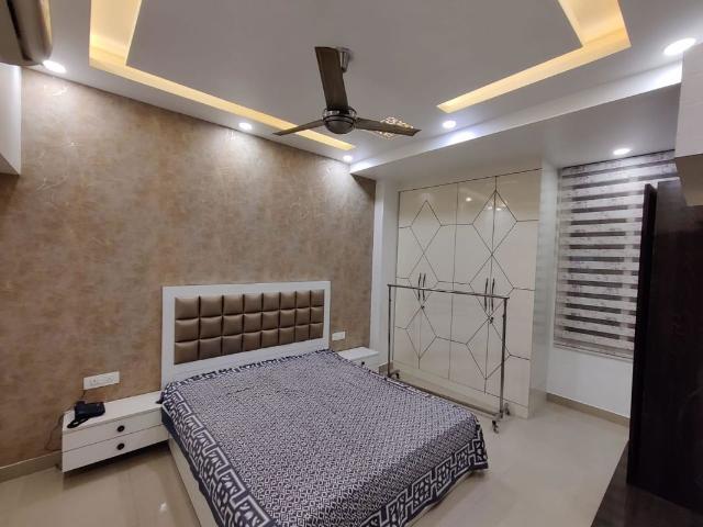 Rental | 3 BHK + Pooja Room 1500 Sq.Ft. Apartment in Sector 6 Dwarka