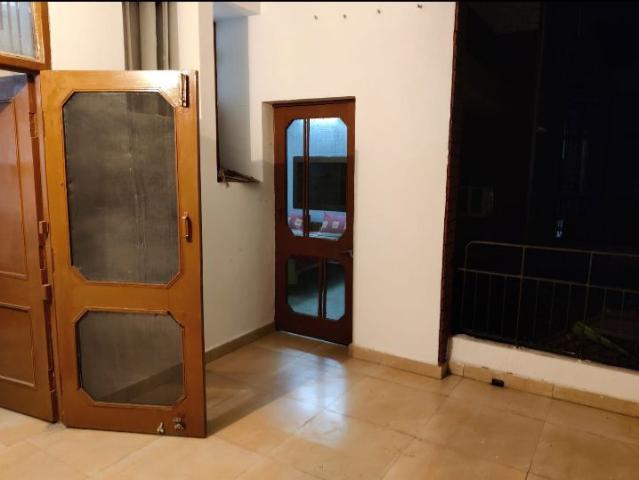 Rental | 3 BHK + Pooja Room 1600 Sq.Ft. Apartment in Sector 22