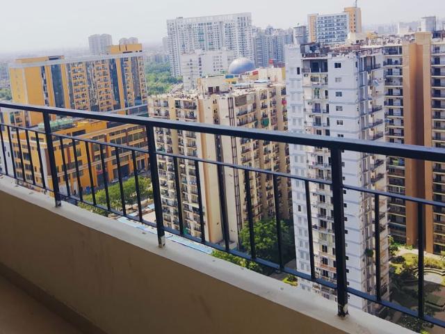 Rental | 3 BHK + Pooja Room 1700 Sq.Ft. Apartment in Sector 82