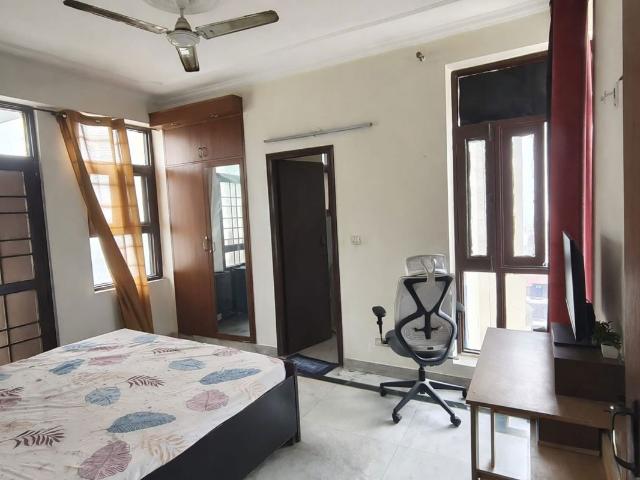 Rental | 3 BHK + Pooja Room 1750 Sq.Ft. Apartment in Gulmohar Garden