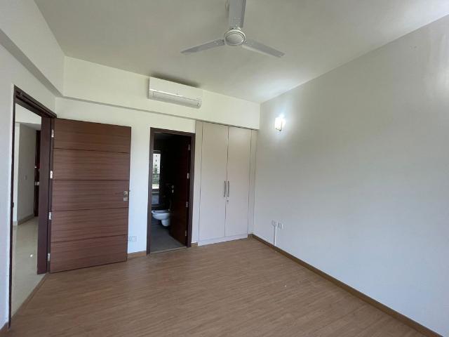 Rental | 3 BHK + Pooja Room 1855 Sq.Ft. Apartment in Godrej Meridien