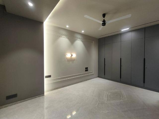 Rental | 3 BHK + Pooja Room 1856 Sq.Ft. Apartment in Sector 5