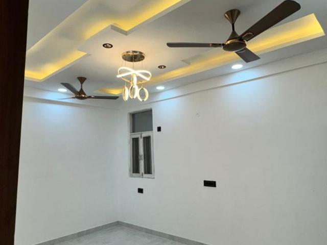 Rental | 3 BHK + Pooja Room 1850 Sq.Ft. Apartment in VVIP Addresses