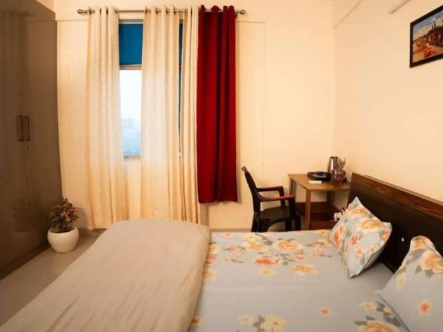 Rental | 3 BHK + Pooja Room 1850 Sq.Ft. Apartment in Gomti Nagar
