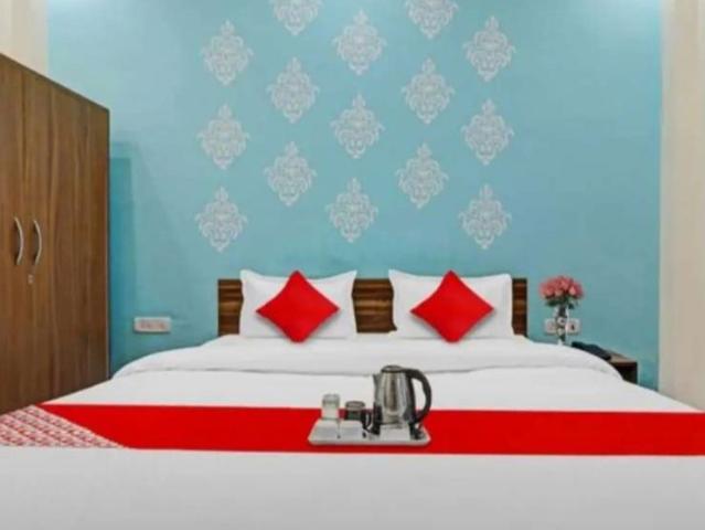 Rental | 3 BHK + Pooja Room 1950 Sq.Ft. Apartment in Butler Colony