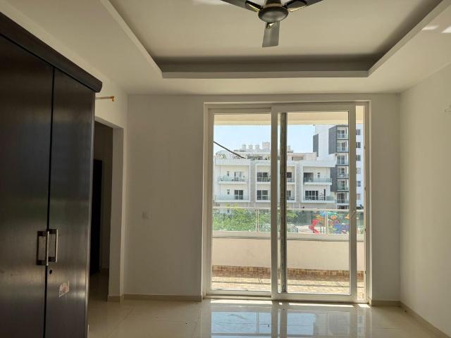 Rental | 3 BHK + Pooja Room 1975 Sq.Ft. Apartment in Omaxe Lake