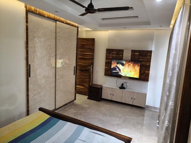 Rental | 3 BHK + Pooja Room 2000 Sq.Ft. Apartment in Sector 12 Dwarka
