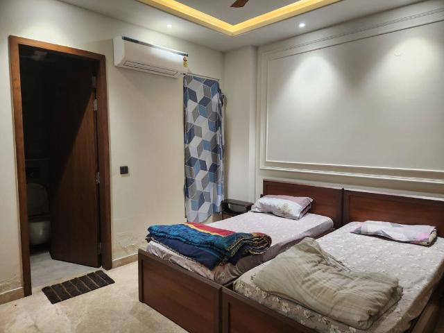 Rental | 3 BHK + Pooja Room 200 Sq.Yd. Apartment in Unitech Ivory Towers