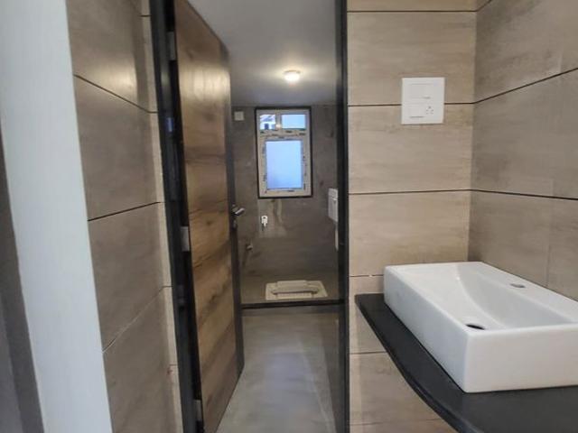 Rental | 3 BHK + Pooja Room 2150 Sq.Ft. Apartment in Hiranandani Meadows
