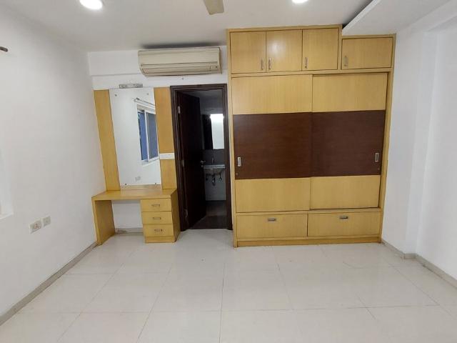 Rental | 3 BHK + Pooja Room 2400 Sq.Ft. Apartment in Jayabheri Orange County