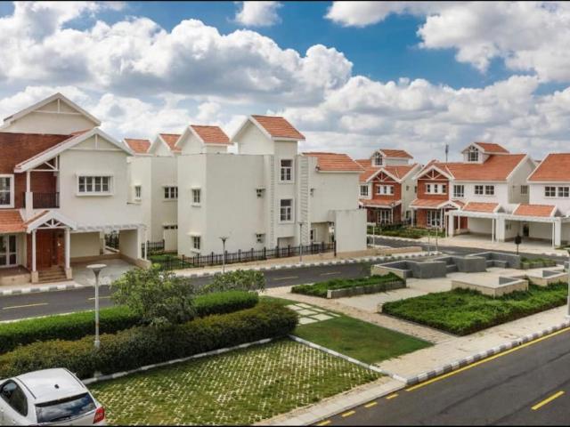 Rental | 3 BHK + Pooja Room 2400 Sq.Ft. Villa in Prestige Augusta Golf Village