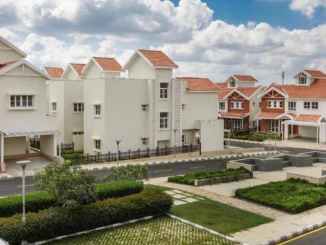 Rental | 3 BHK + Pooja Room 2400 Sq.Ft. Villa in Prestige Augusta Golf Village
