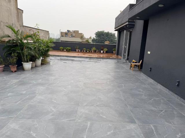 Rental | 3 BHK + Pooja Room 240 Sq.Yd. Apartment in Sushant Lok 2