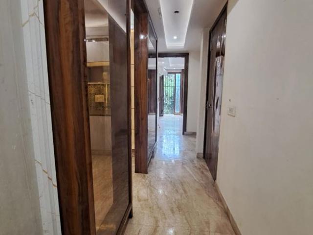 Rental | 3 BHK + Pooja Room 250 Sq.Yd. Apartment in Sector 25