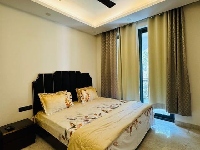 Rental | 3 BHK + Pooja Room 263 Sq.Yd. Apartment in RWA Residential Society Sector 46